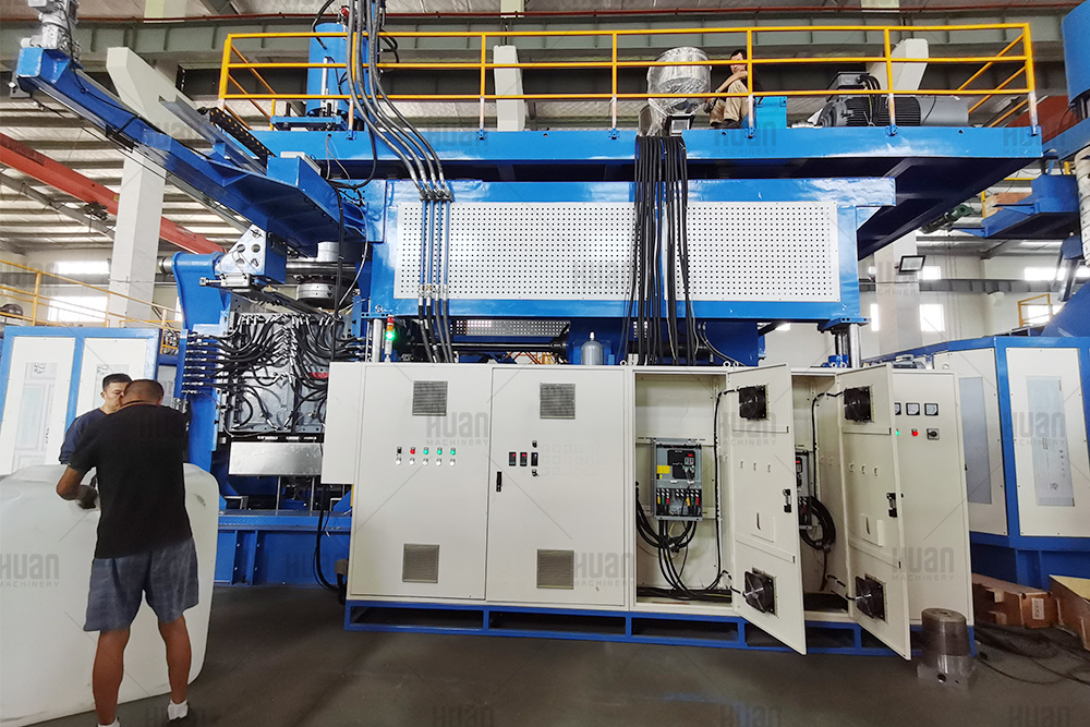 Máquina de moldeo por soplado y extrusión de contenedores de HDPE con tanque IBC de 3 capas