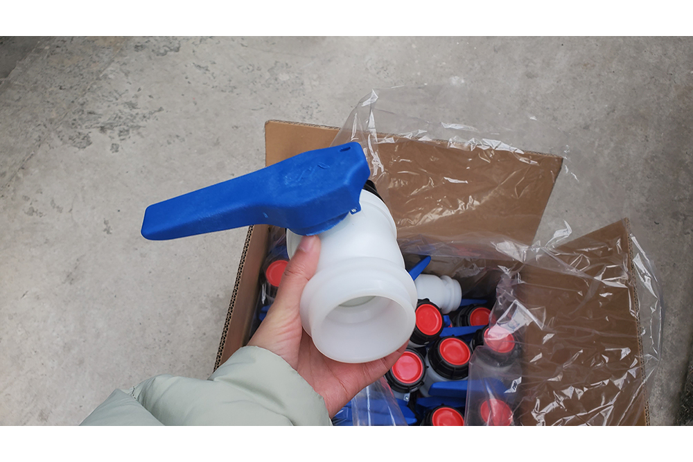 Válvula de bola de contenedor IBC de una pieza tipo soldadura, válvula de totalizador IBC DN50 DN80 DN100