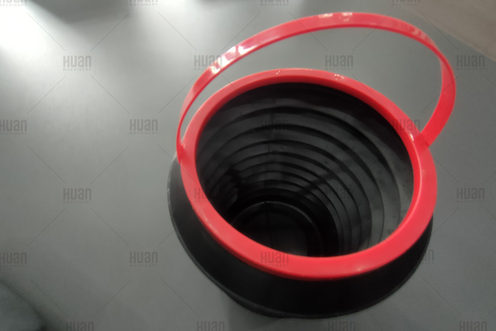 Cubos de basura de plástico plegables a bordo para automóviles