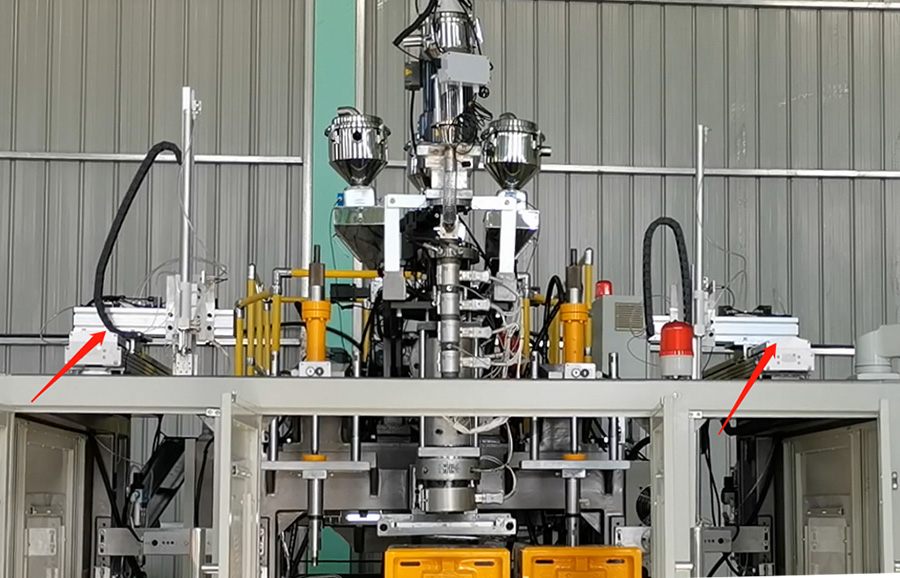 M&aacute;quina de moldeo por extrusi&oacute;n y soplado