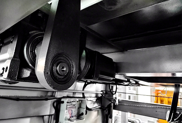 抬模头伺服电机