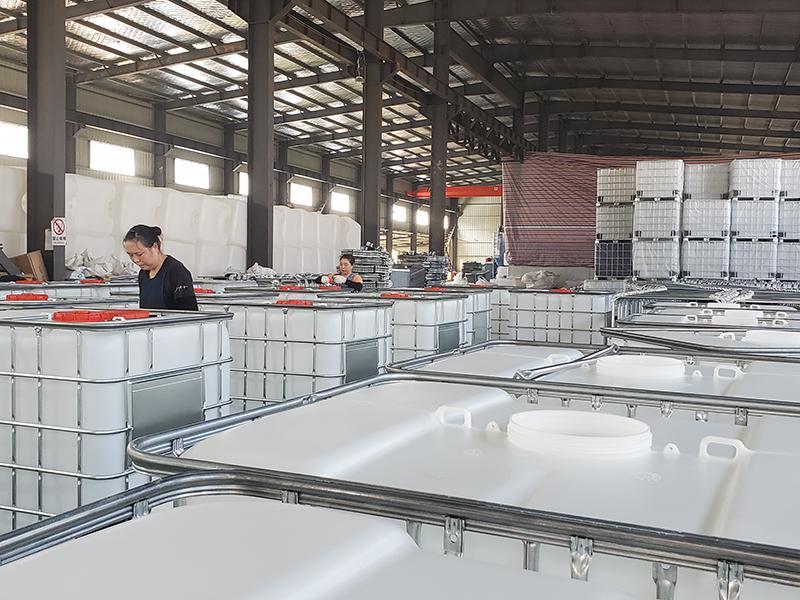 Revolucione la fabricación de tanques IBC: adopte el diseño y las características de próxima generación de nuestras máquinas