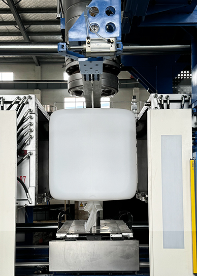 Máquina para fabricar tanques IBC