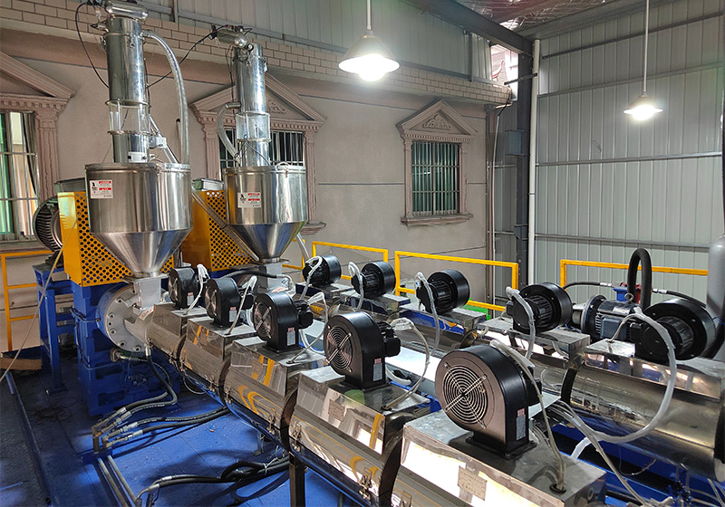 Tornillos dobles para m&aacute;quina de moldeo por soplado de tanques ibc