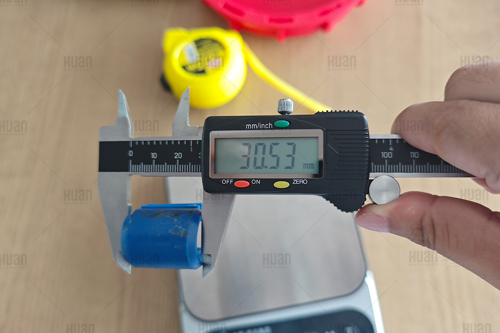 Clips seguros para etiquetas de tanques IBC: soportes duraderos para placas de identificación de PP/HDPE para contenedores