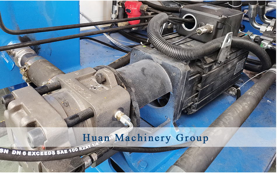 Servosistema para m&aacute;quina de moldeo por soplado.