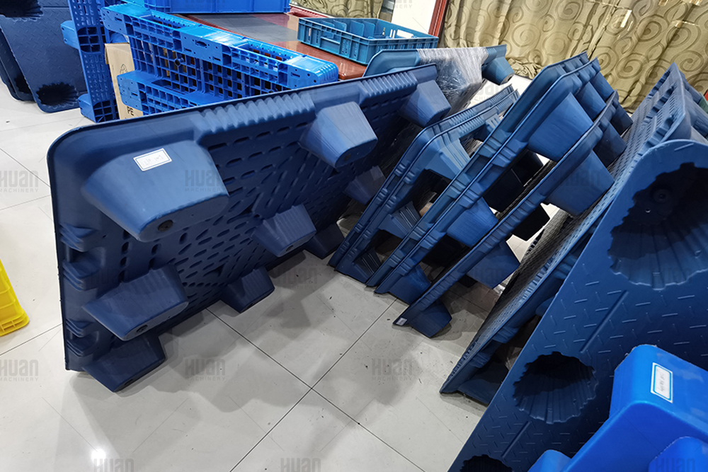 Paleta de plástico HDPE de nueve pies para trabajo pesado Paleta de tamaño estándar 1500x1500