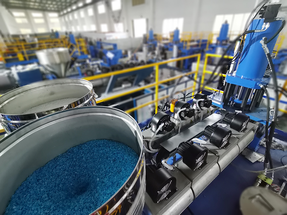 Máquina de fabricación de moldeo por soplado y extrusión para silla de seguridad para bebés