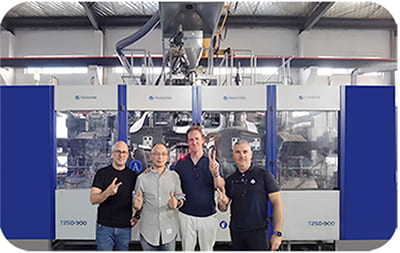 M&aacute;quina para fabricar bidones de pl&aacute;stico de 20 litros.