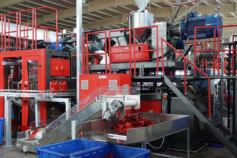 m&aacute;quina de moldeo por extrusi&oacute;n y soplado