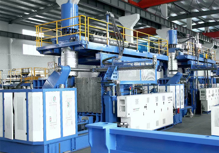 M&aacute;quina de moldeo por soplado de tanques IBC