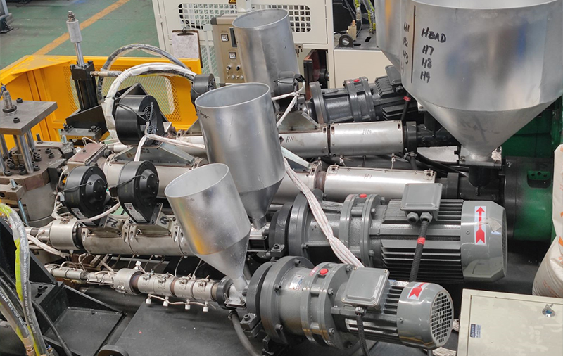 Velocidad del tornillo para máquina de moldeo por extrusión y soplado