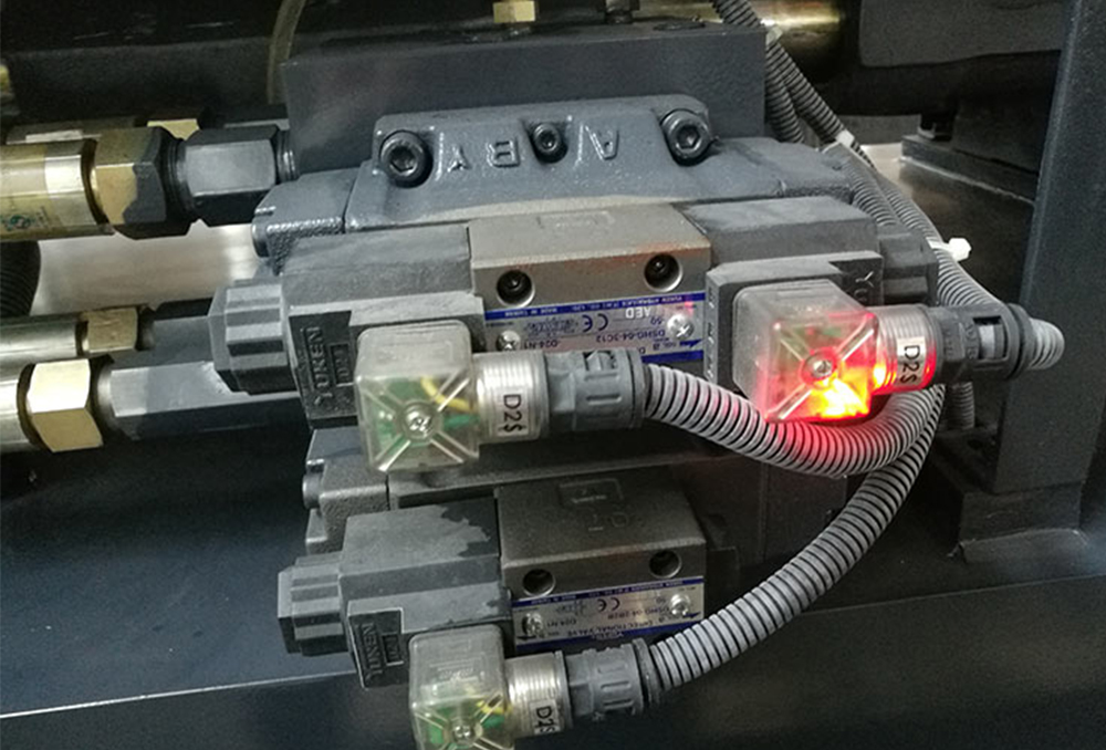 Máquina de moldeo por inyección SZ-1300A para tapas de plástico