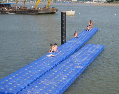Puente flotante de HDPE