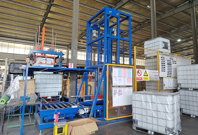 De materias primas a productos refinados: el proceso de fabricación de tanques IBC